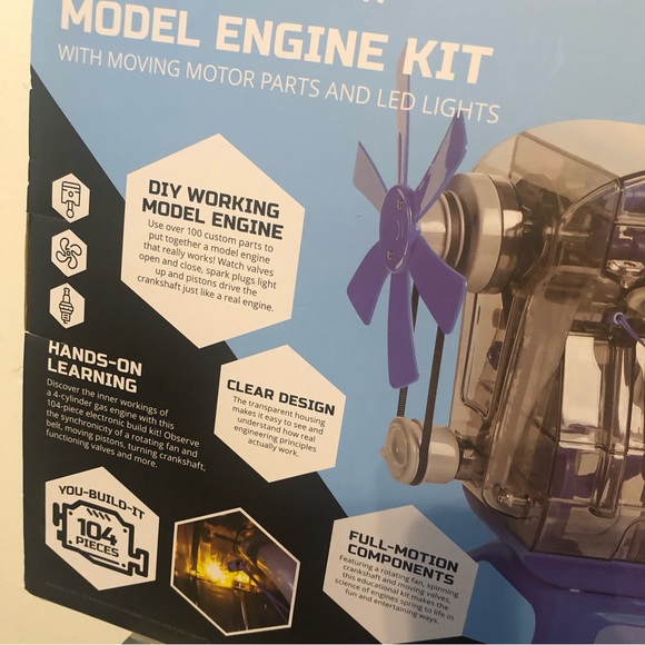 Discovery Mindblown Model Engine Build Kit STEM Moving Parts LED Lights - Picture 4 of 6